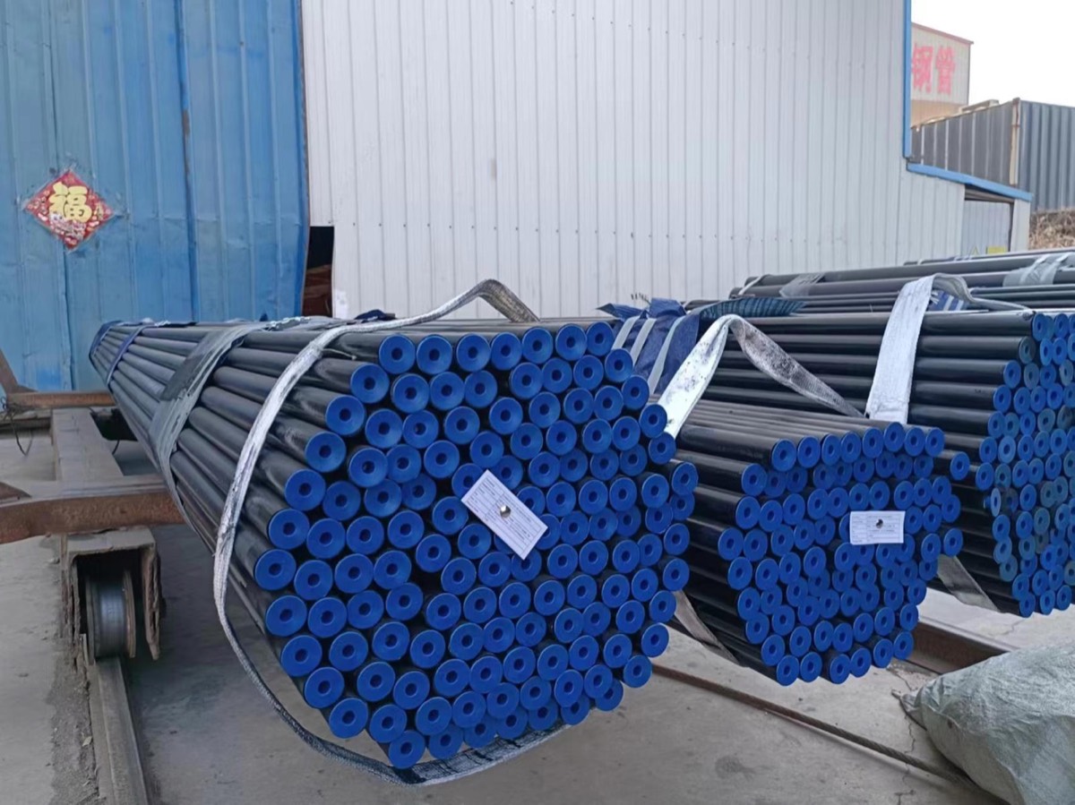 Reference photograph: Seamless Steel Pipes.jpg